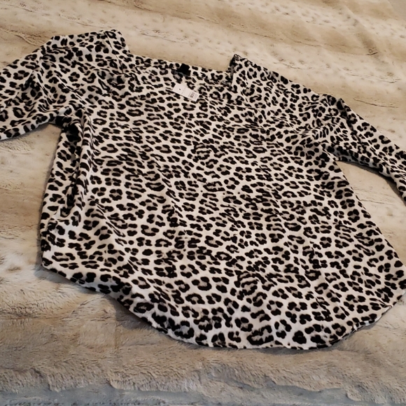 NWT - Ann Taylor Factory Snow Leopard Blouse - Picture 8 of 10
